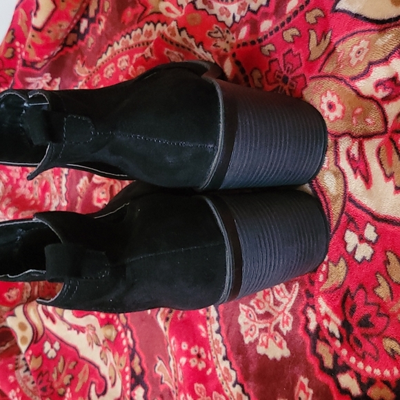 SM Boots - Picture 5 of 7